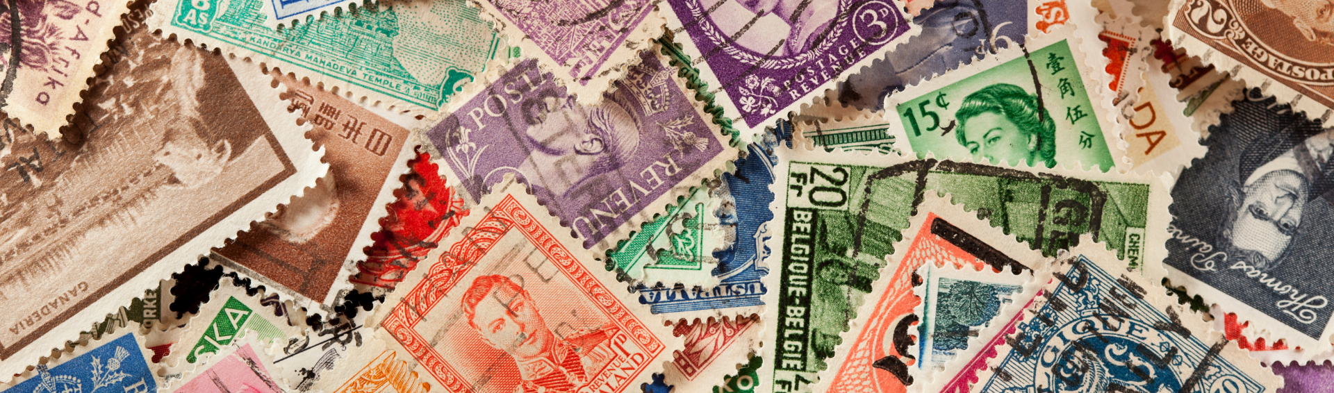 Collection de timbres colorés variés.