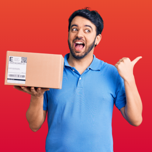 Homme avec un colis en main