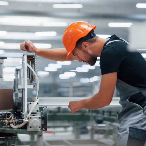 Personne qui travaille dans l'industrie